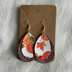 3/$15🛍️ Fall pumpkins faux leather bronze glitter teardrop earring double layer
